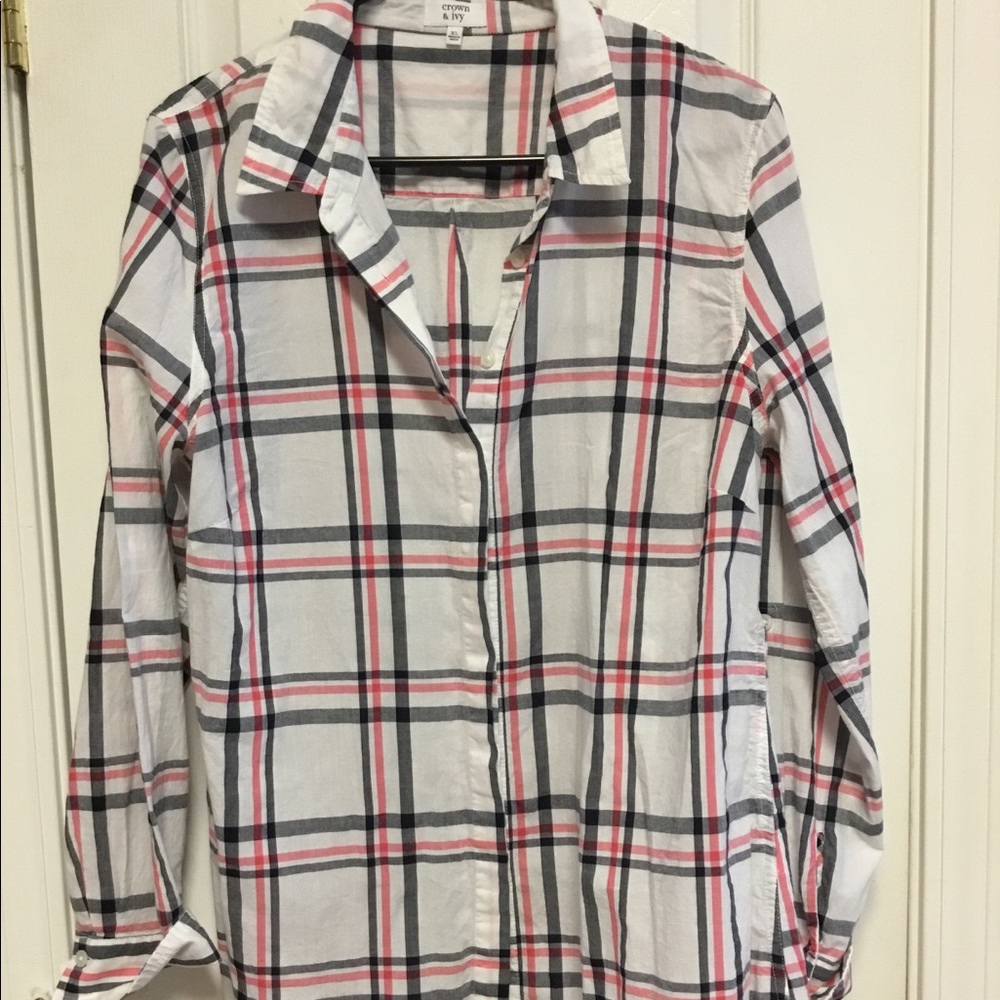 Crown&Ivy long sleeve top w/ blue fitted pants